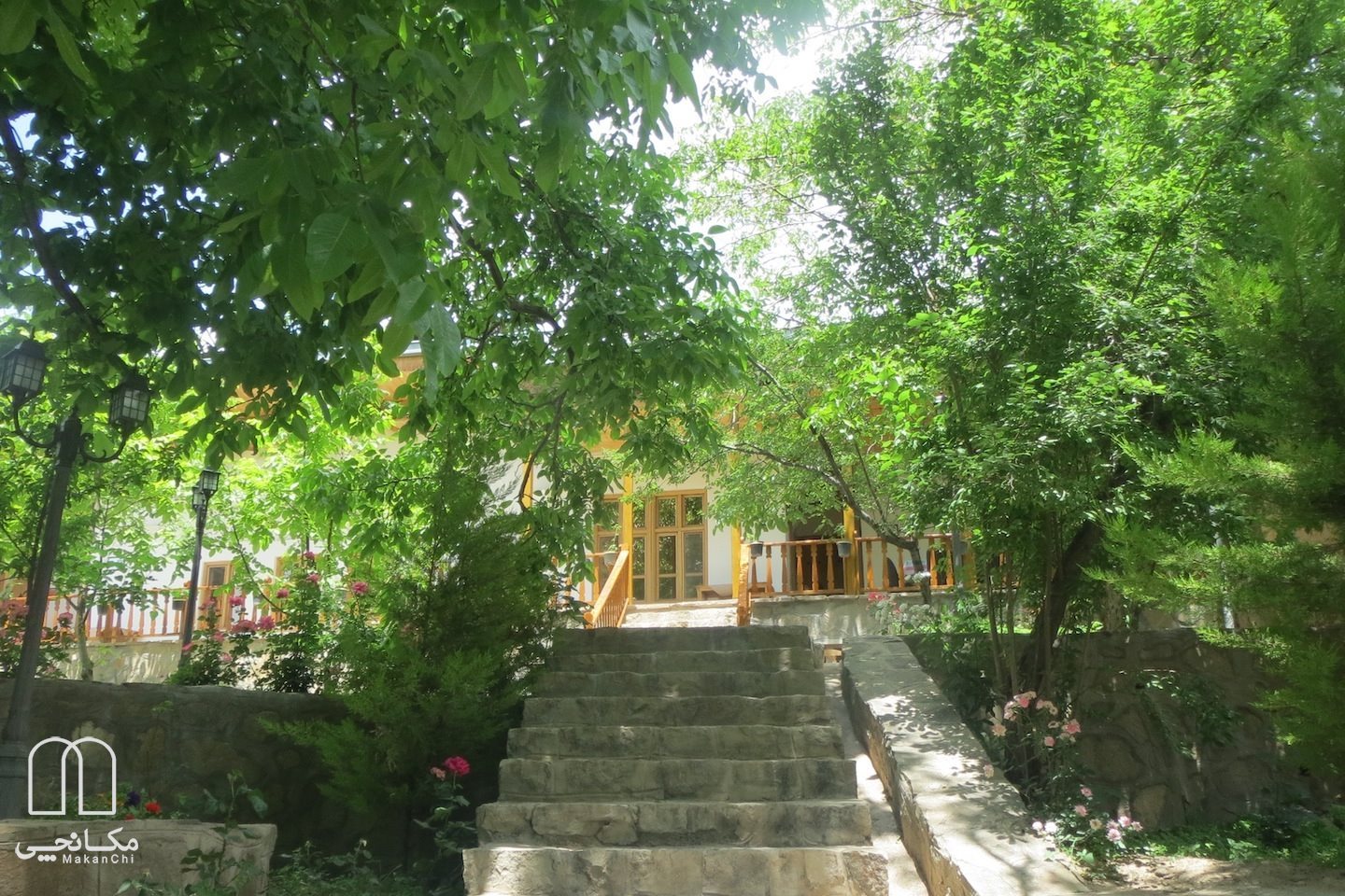 هتل سنتی خانه گل شهمیرزاد سمنان