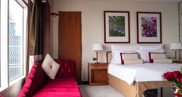 هتل جمیرا امارات تاورز (Jumeirah Emirates Towers) - اتصال مستقیم به مترو و تجارت