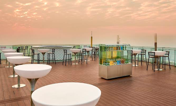 بارهای روی پشت بام: تماشای هانوی از فراز آسمان