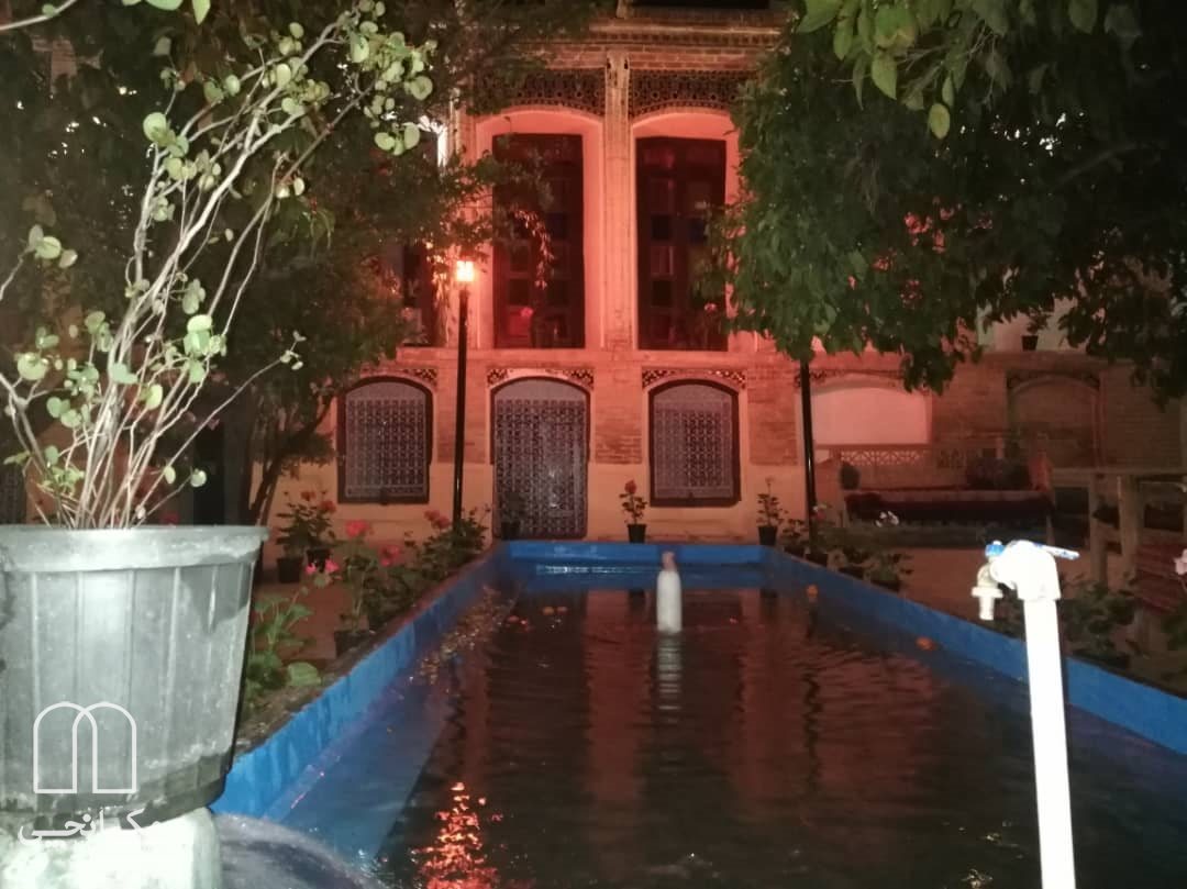 اقامتگاه بومگردی عمارت قاجاریه شیراز