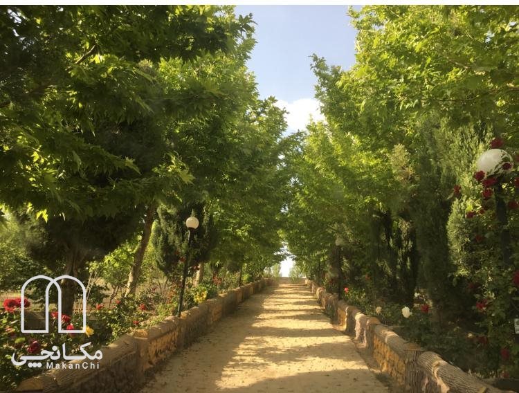 ویلا استخردار  آبگرم وکلبه جنگلی شیراز