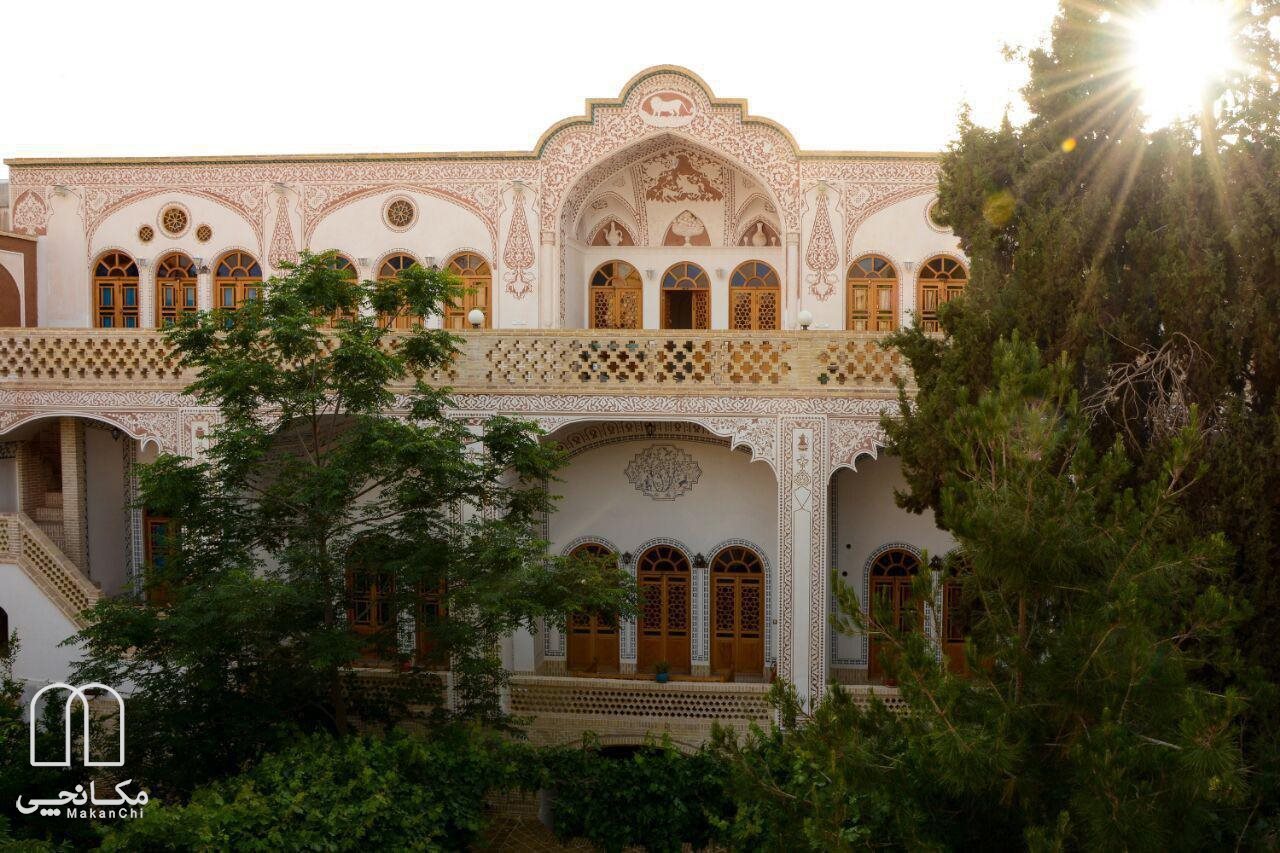 هتل سنتی خادمی در کاشان