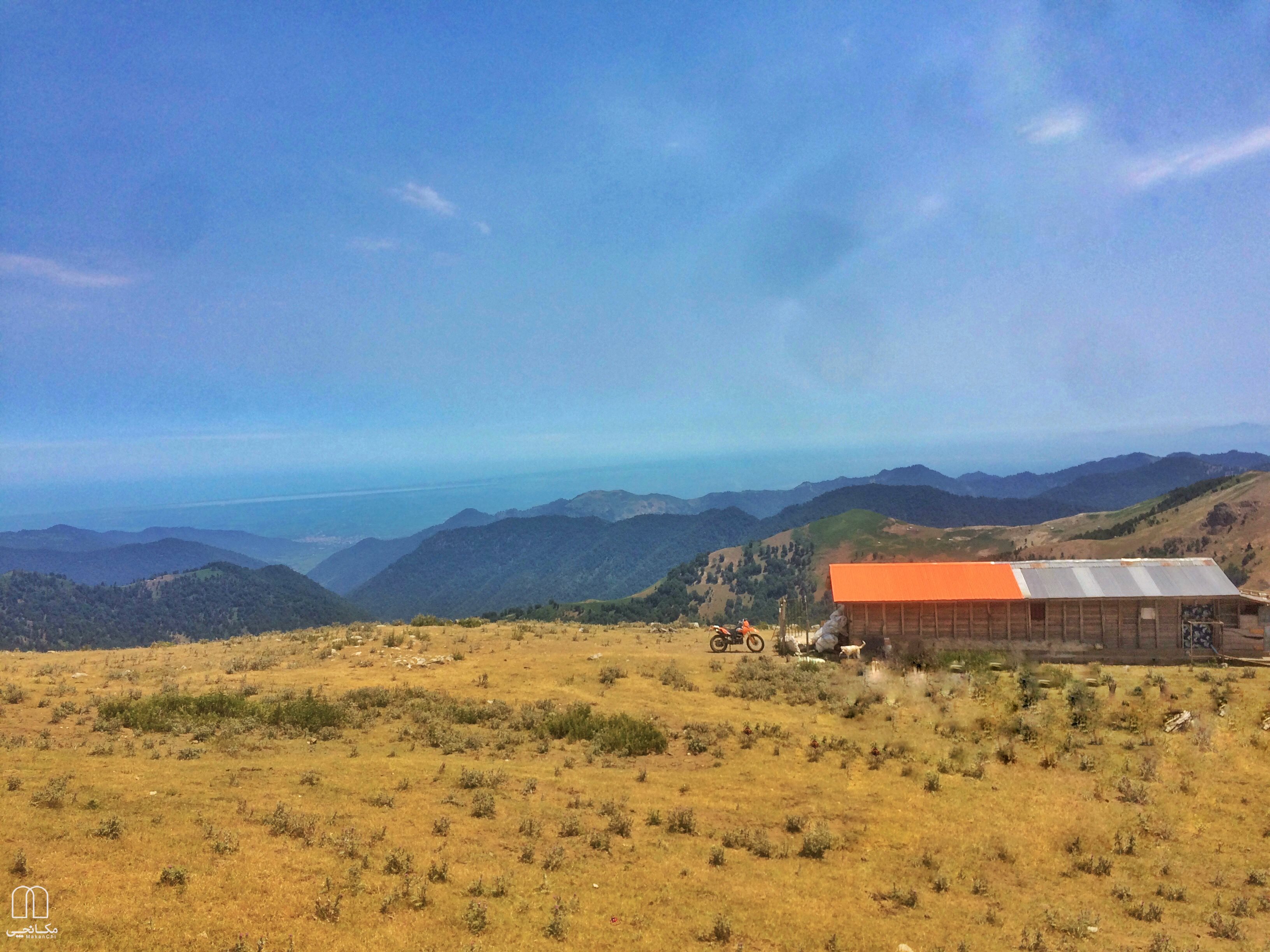 کلبه در ارتفاعات بکر ماسال با لیدر محلی (آفرودی)