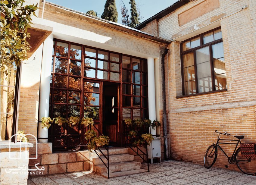اقامتگاه بومگردی خانه باغ ایرانی