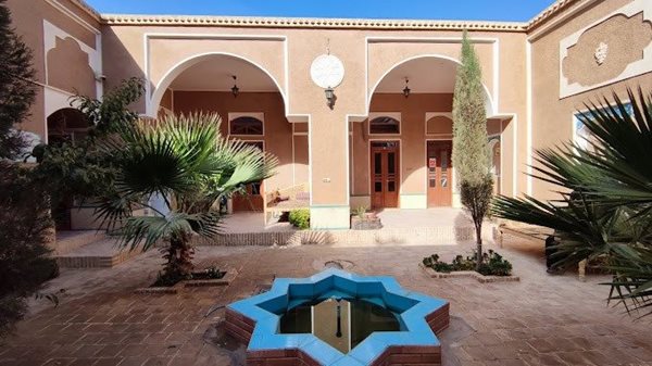 اقامتگاه بومگردی نگار ورزنه-اصفهان