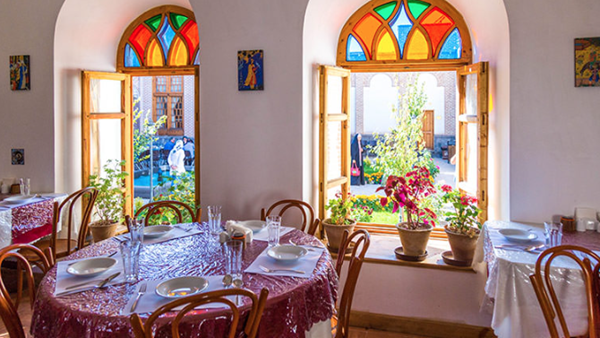 رستوران خانه تاریخی صادقی