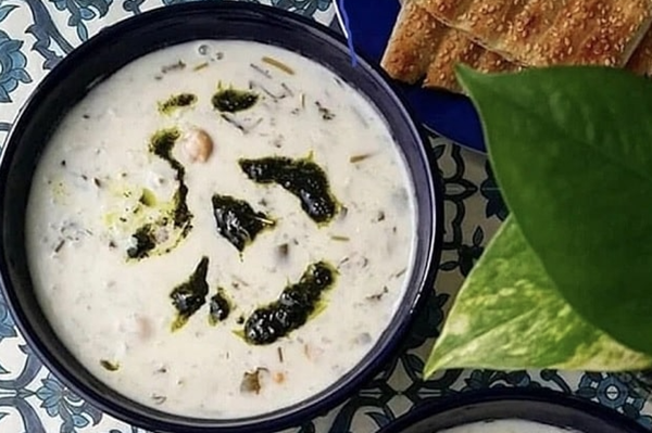 آش دوغه وا: ترکیب ماست و کوفته‌ های گوشتی