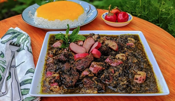 خورشت ریواس: ترکیب ترشی و طعم کوهی