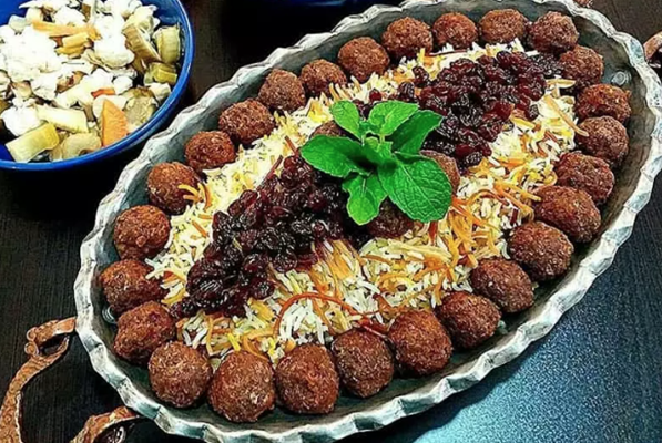 رشته پلو و پلو مخلوط: غذاهای برنجی جشن‌ ها