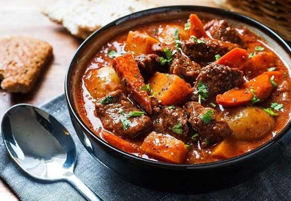 تاس کباب یزدی؛ غذای محبوب دورهمی‌ ها