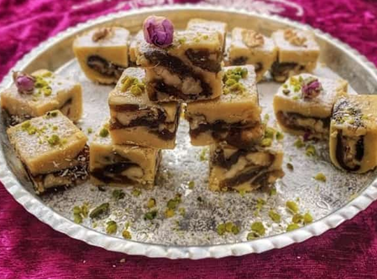 شیرینی‌ ها و نوشیدنی‌ های تازه