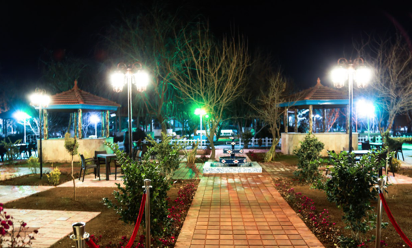 فضاسازی و امکانات باغ رستوران ریحانه
