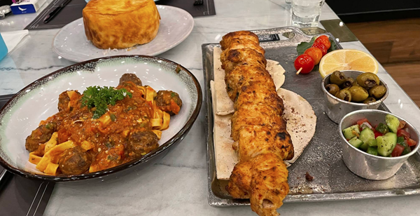 منو و تخصص‌ های کافه رستوران ربلان