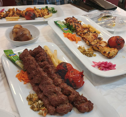 غذا و تخصص‌ های رستوران برادران رامسر