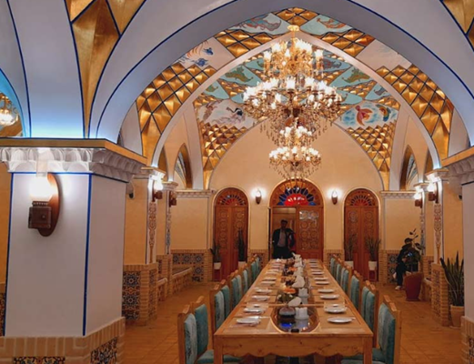 ضیافتی در قلب تاریخ: راهنمای جامع بهترین رستورانهای کاشان