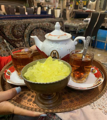 نظرات کاربران رستوران سنتی عباسی (گوگل و شبکه‌ های اجتماعی)