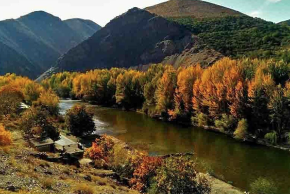 روستای برگ جهان (لواسانات): بهشتی سرسبز با آبشاری زیبا