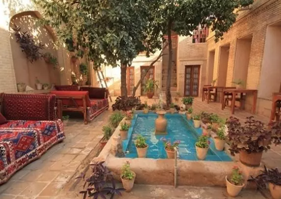 خانه سنتی ماه منیر