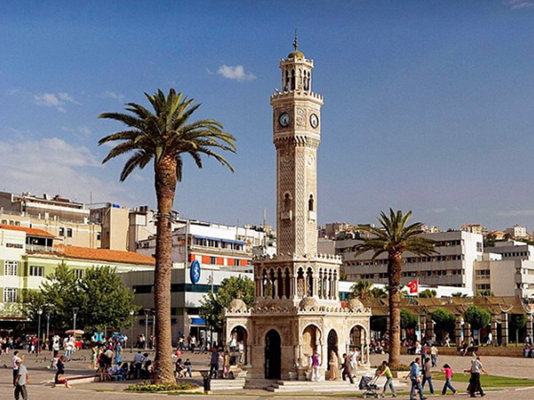 برج ساعت و میدان کناک