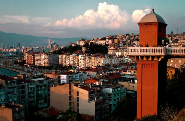 آسانسور تاریخی (İzmir Historical Elevator Building)
