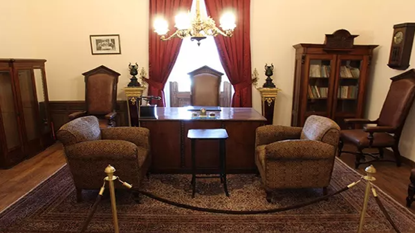 مسجد حصار و موزه آتاتورک
