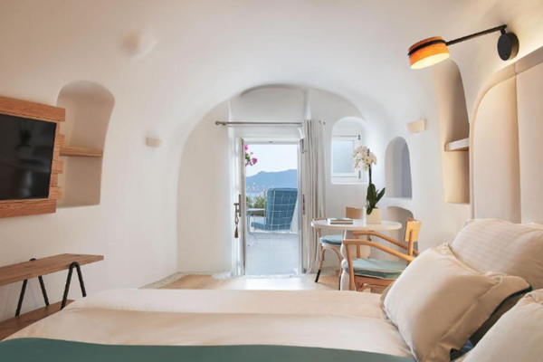 کیرینی سانتورینی (Kirini Santorini)
