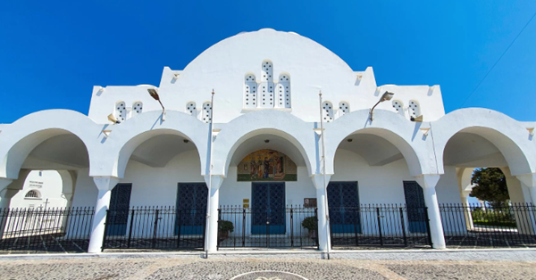 کلیسای جامع ارتدوکس سانتورینی (Orthodox Metropolitan Cathedral)