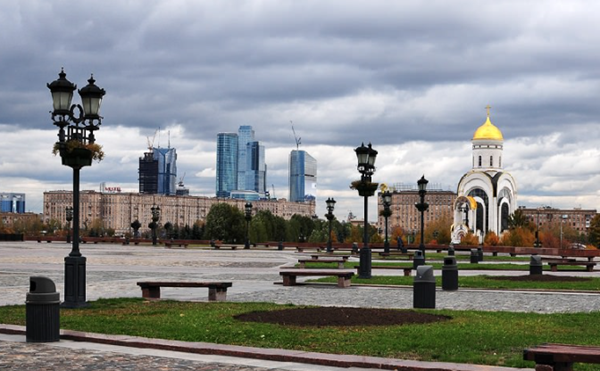 پارک پیروزی (Victory Park)