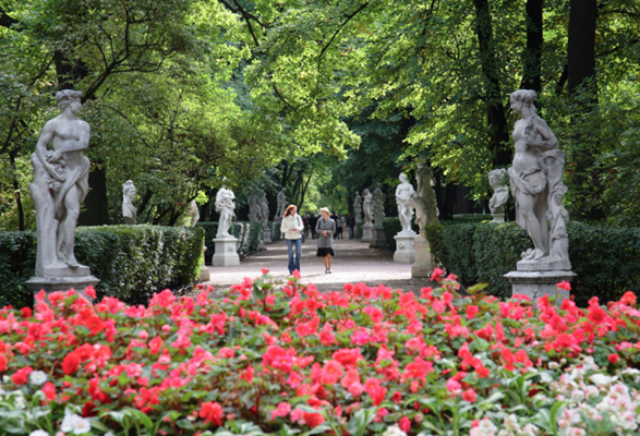 باغ تابستانی (Summer Garden)