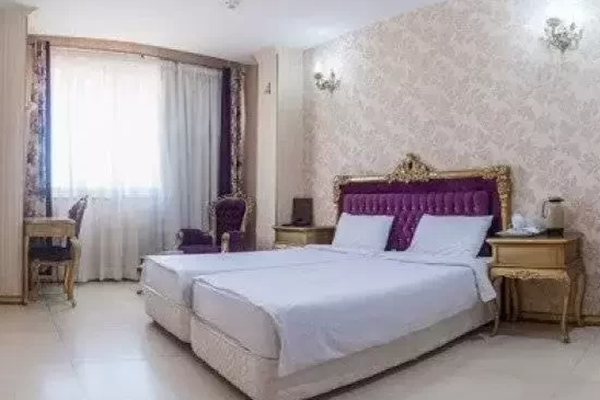 نظرات و امتیازات مسافران هتل گل سرخ
