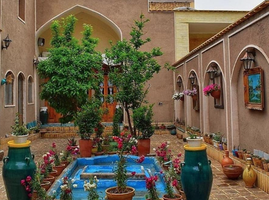 چرا و چگونه در شیراز اقامتگاه رزرو کنیم؟