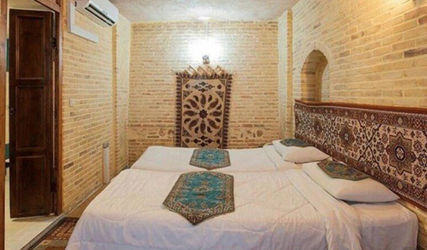 امکانات و تجربه اقامت در اقامتگاه سنتی فروغ مهر