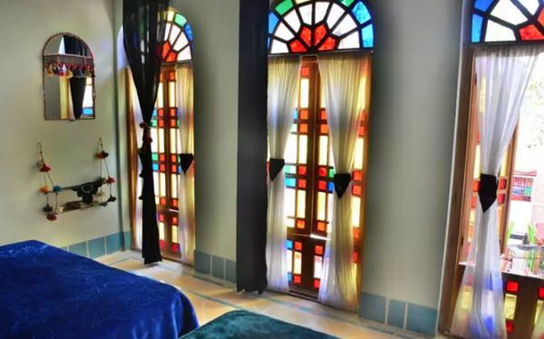 نظرات کاربران عمارت هفت رنگ