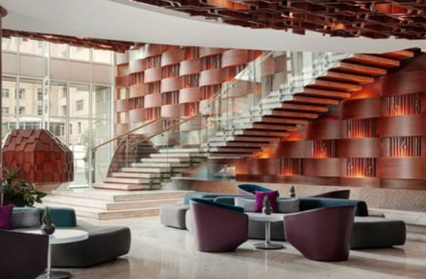 هتل جی دبلیو ماریوت آبشرون باکو (JW Marriott Absheron Baku): مدرنیته در قلب تپنده شهر