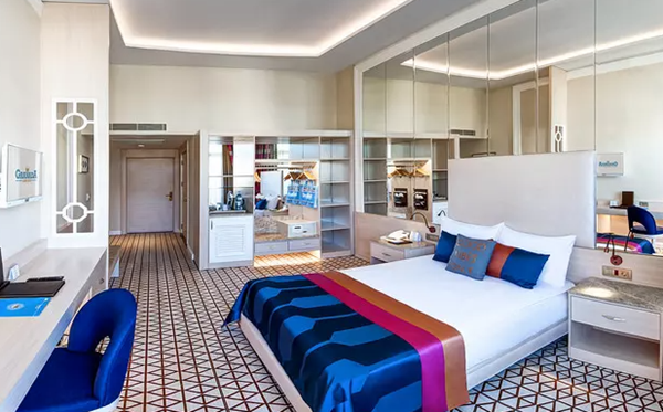 مقدمه: چرا انتخاب هتل ۵ ستاره در روسیه ۲۰۲۶ یک تصمیم استراتژیک است؟