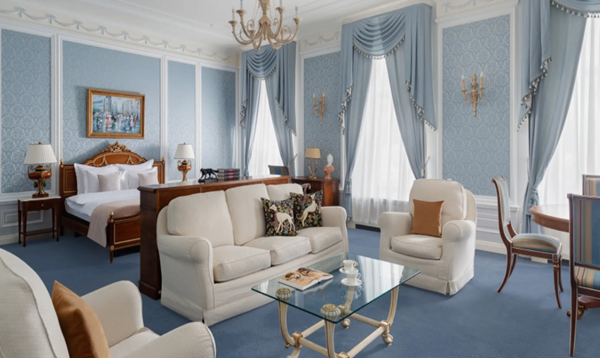 نکته طلایی برای رزرو: معیارهای کلیدی انتخاب مسافر لوکس