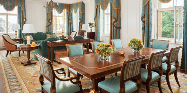 فور سیزنز لیون پالاس سنت پترزبورگ (Four Seasons Lion Palace): اقامت در یک کاخ امپراتوری