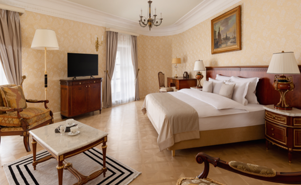 هتل امپریال تالئون (Taleon Imperial Hotel): لوکس&zwnj; ترین خدمات انحصاری و تفریحات آبی