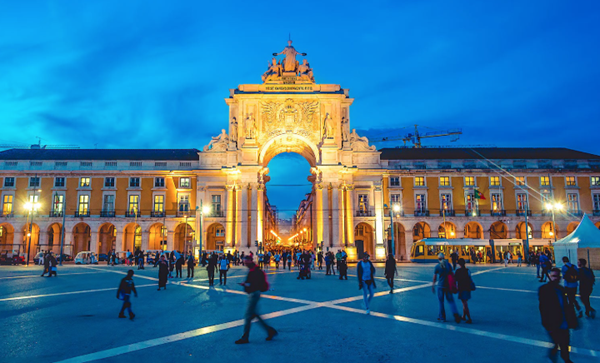 مقایسه استراتژیک: لیسبون یا پورتو؟