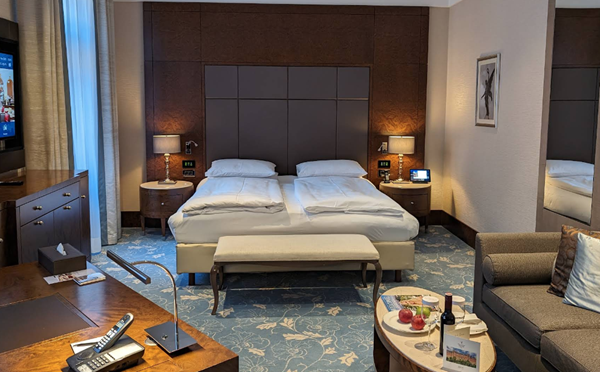 آنانتارا پالایس هانسن: شکوه نئورنسانس در بلوار رینگ&zwnj; اشتراسه