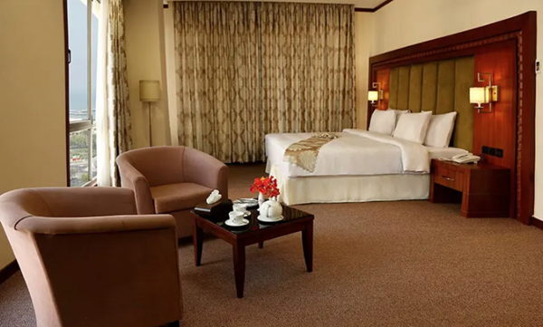 رزرواسیون هتل&zwnj; های ۵ ستاره: ترفندهای دستیابی به قیمت اقتصادی